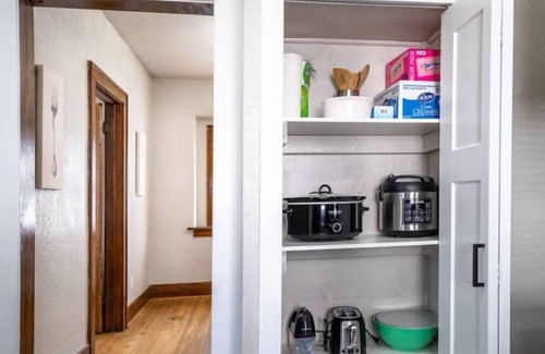 Sioux Falls House | The Firehouse: 3 bed, central location, historic