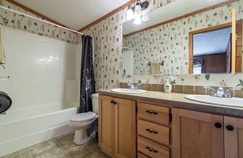 Neillsville Cabin | The Fish Cabin at the Riviera Resort in Neillsville, Wisconsin!
