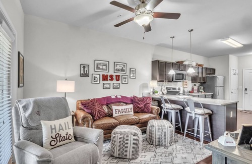 Starkville Apartment | The Flat by OneHometown Getaways