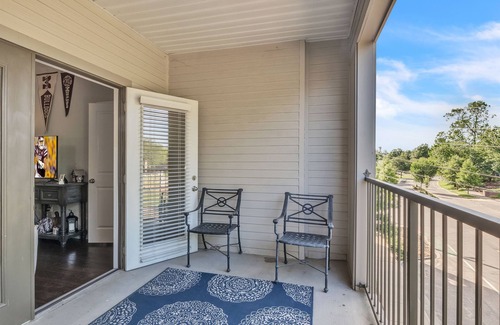 Starkville Apartment | The Flat by OneHometown Getaways