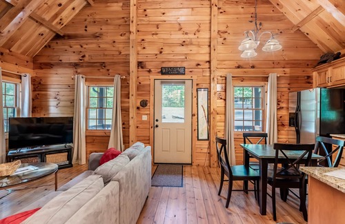 Peach Glen Cabin | The Forest House @ Warren Lake Grounds