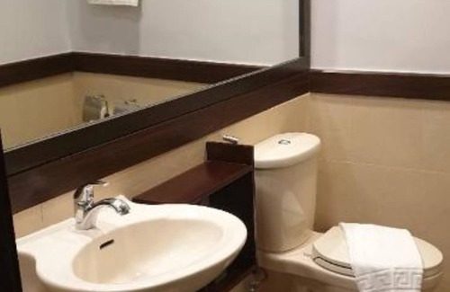 Baguio Apartment | The Forest Lodge at Camp John Hay privately owned unit with parking 265n