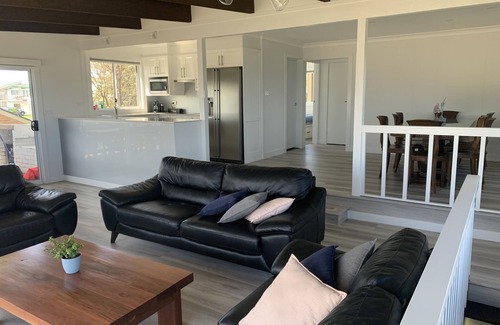 Shoalhaven House | ‘The Fourshaw’ on Racecourse beach
