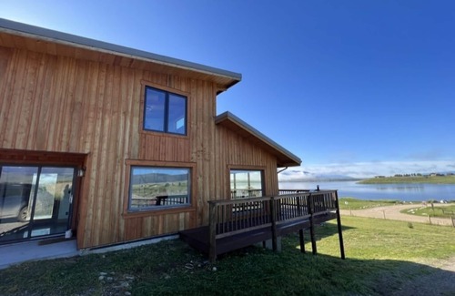 Ennis House | The Fox Den on Ennis Lake