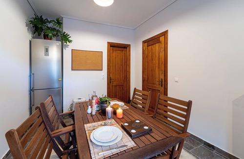Potamia House | The Foxes - Modern 1BD apartment in the Forest