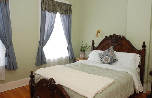 Galena House | The Galena Row House