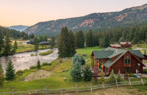 Gallatin Gateway Cabin | The Gallatin River Retreat in Big Sky
