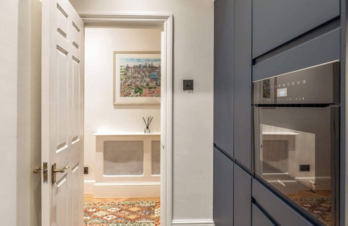 Campden Apartment | The Gallery - Exquisite Apartment, Kensington
