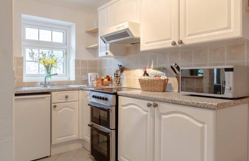 Llanrhidian Higher Cottage | The Game Cottage at Blaen Cedi Farm - New for July 2019