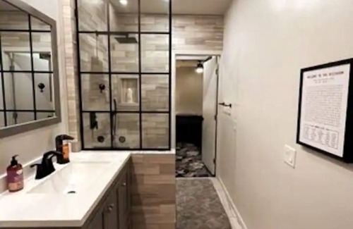 Apache Junction House | The Garage Apt. - a unique desert experience