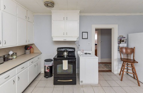 Rock Hill House | The Garden Spot - Next to Glencairn Garden, near Winthrop & RH indoor sport
