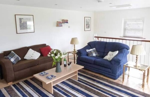 Middleham Cottage | THE GATEHOUSE, luxury holiday cottage, with open fire in Middleham