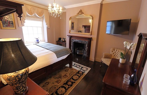 Castle Hotel | The Georgian Swansea