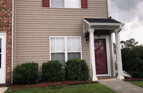 Jacksonville House | The Get-Away-Spot| Cozy & Spacious| Close to Base & Beaches| Free WiFi