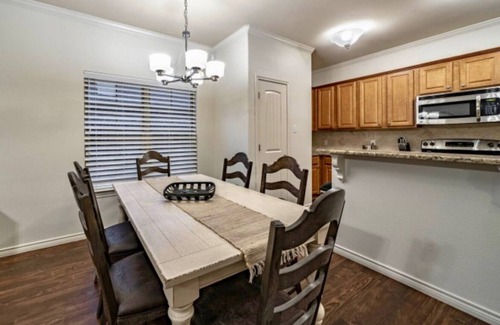 North by Northwest House | The Getaway -N. Lubbock - 4 Bedroom