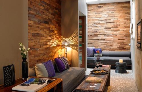 San Juan Bautista Hotel | The Giri Residence