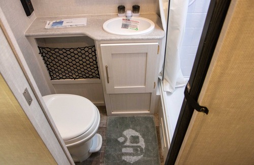 Kachina Village House | The Glamping Rpod in the Pines - Pet Friendly!