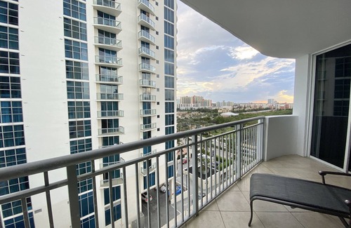 Sunny Isles Beach Condo | The Gloria on the Beach! 1BR/1BA Beachfront Condo!