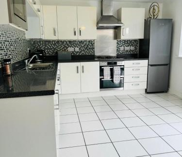 Peterborough House | The Grace House Entire 4bed detached