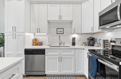 Racine Apartment | The Graduate: Lakeside Charm in Downtown