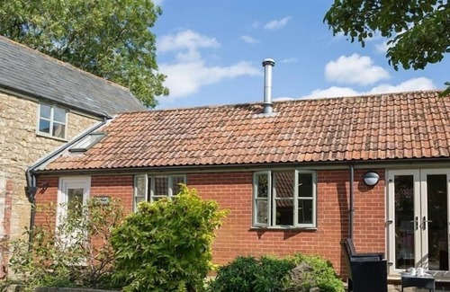 Beaminster Cottage | THE GRANARY, pet friendly, country holiday cottage in Beaminster