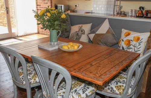 Witton Gilbert Cottage | THE GRANARY, pet friendly, with hot tub in Durham