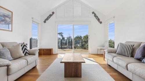 Killcare House | 'The Grand View Retreat' by Accom Holidays