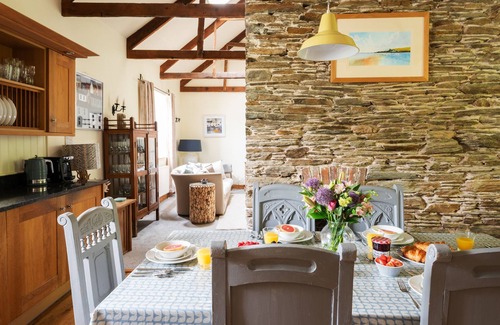Kingsbridge Cottage | The Grange - 5 cottages that sleeps 23 guests in 12 bedrooms