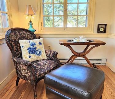 Chambersburg Bed & Breakfast | The Gray House 1899