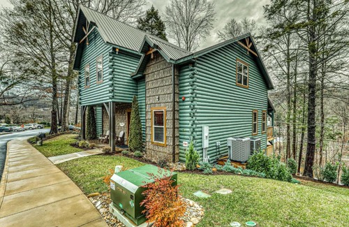 Gatlinburg House | The Great Dogwood Manor