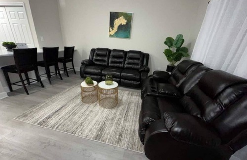 Tuscaloosa Apartment | The Green Escape