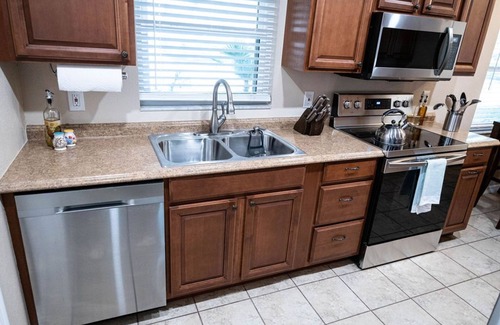Wesley Chapel House | "The Green" getaway home plus pool in Wesley Chapel Florida