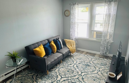 West New Haven Apartment | The Green Lily Suite