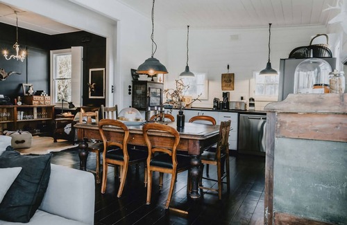 Hepburn Springs House | The Grey Goose ~ Hepburn Springs/Daylesford ~ Victorian Charm!