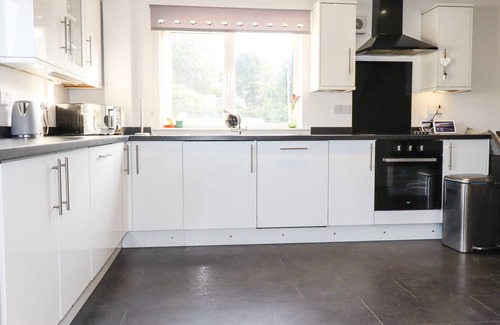 Camborne House | THE GROVE, family friendly, with a garden in Camborne