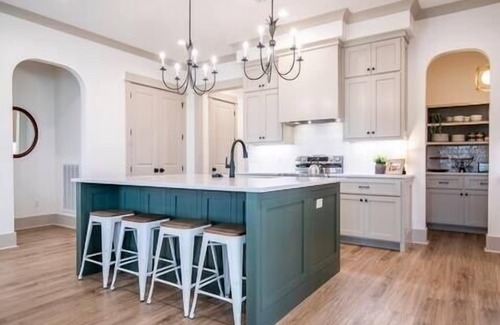 Taylor House | The Grove Getaway, 4BR Haven by Velvet Ditch Villas