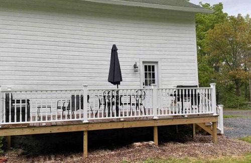 Valois House | The Guest House at Peach Orchard