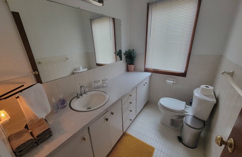Rochester Apartment | The Gwen/Charming 2-bedroom upstairs apartment in quiet duplex