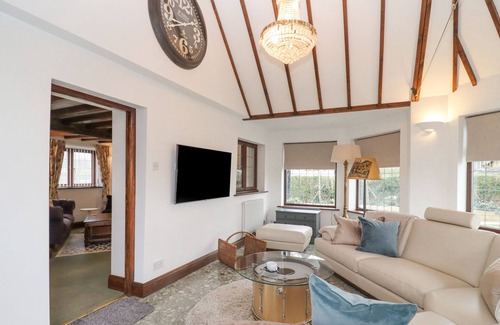 Cuddesdon Cottage | THE HAVEN COTTAGE, family friendly, with a garden in Wheatley