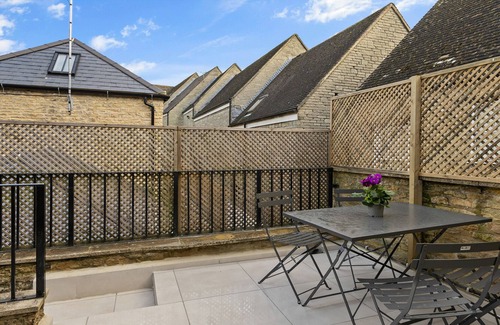 Chipping Norton Apartment | THE HAVEN, family friendly, with a garden in Chipping Norton