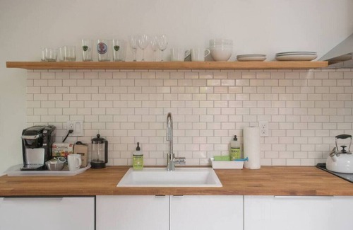 Sunnyside House | The Hawthorne Hideaway
