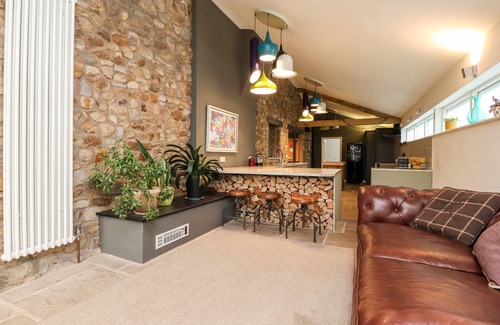 Clitheroe Cottage | THE HAWTHORNS, pet friendly, character holiday cottage in Gisburn