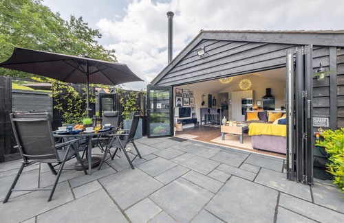 Cranleigh Cottage | The Haybarn has been beautifully renovated and tastefully furnished