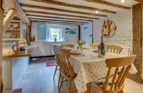 Faversham House | The Hayloft - Two Bedroom House, Sleeps 4