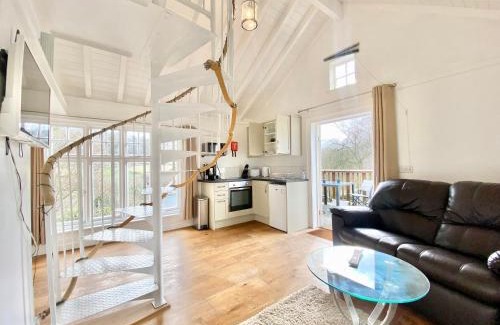 Stroud House | The Hazeling Hideaway