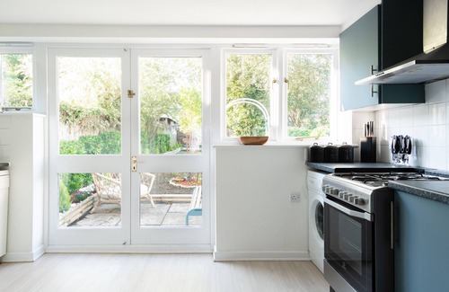 Summertown House | The Heart of Summertown - Bright & Spacious 3BDR Home with Garden