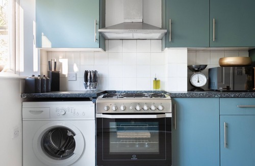 Summertown House | The Heart of Summertown - Bright & Spacious 3BDR Home with Garden