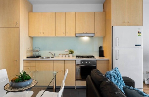 Adelaide Central Business District Apartment | The heart of the CBD - 2BR Modern Apt Wi-Fi