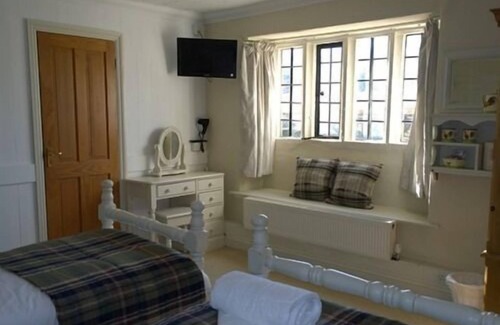 East Coker Hotel | The Helyar Arms
