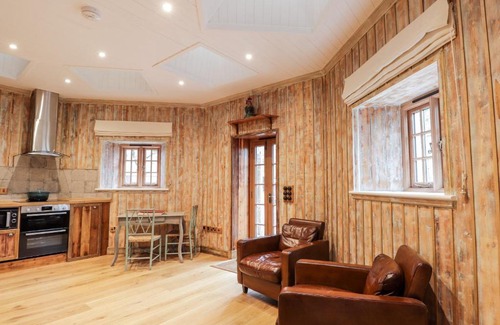 Scaniport House | The Hen House